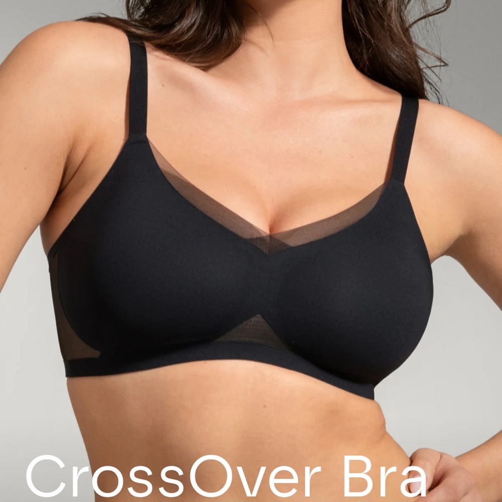 Honeylove Black Seamless Crossover Bra Supportive Design